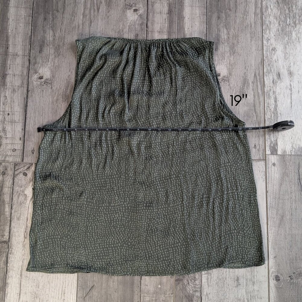 Jennifer Lopez, Sleeveless Flowy Blouse, Olive Green Print, Sz M - Picture 7 of 11